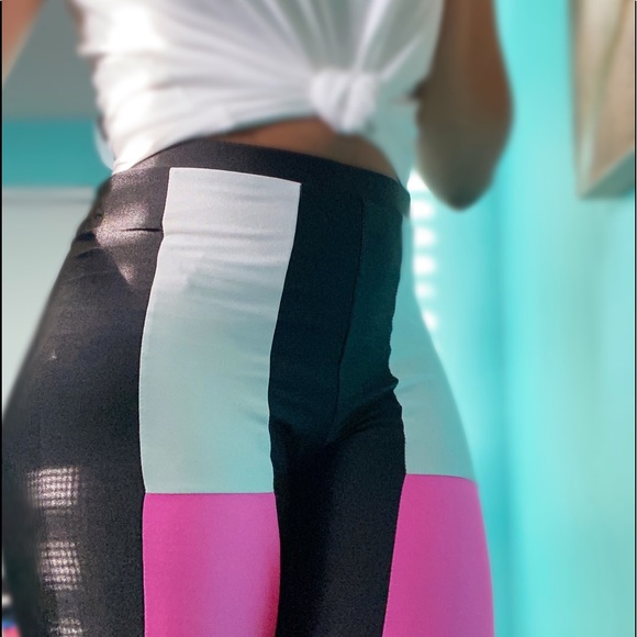 FashionNova - Triple Coloured Biker Shorts - Picture 2 of 2